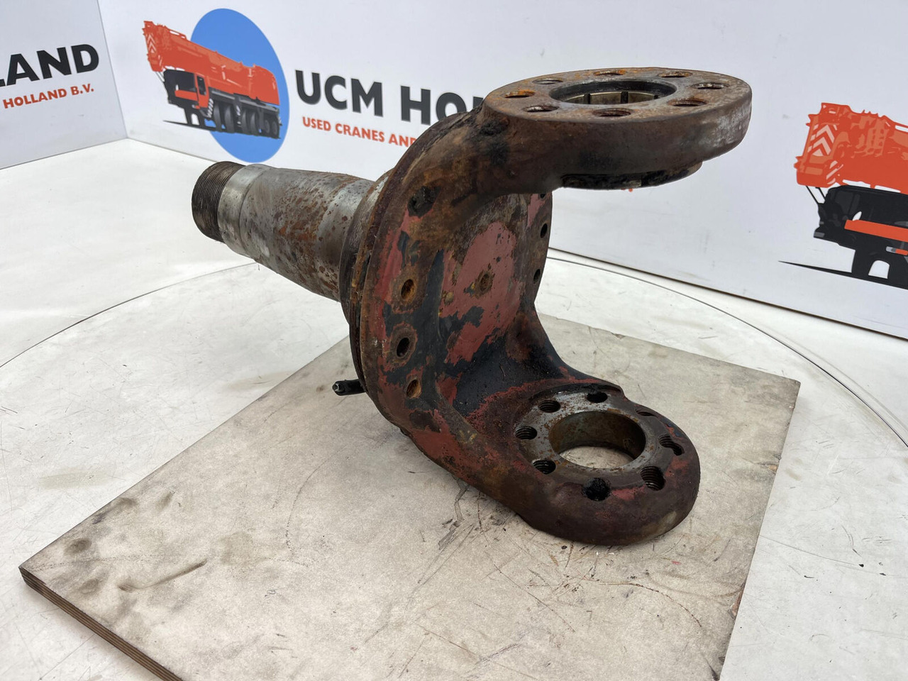 Liebherr LT 1090 Steering knuckle 16 holes - Рукавец за Мобилен кран: слика 4 Liebherr LT 1090 Steering knuckle 16 holes - Рукавец за Мобилен кран: слика 4