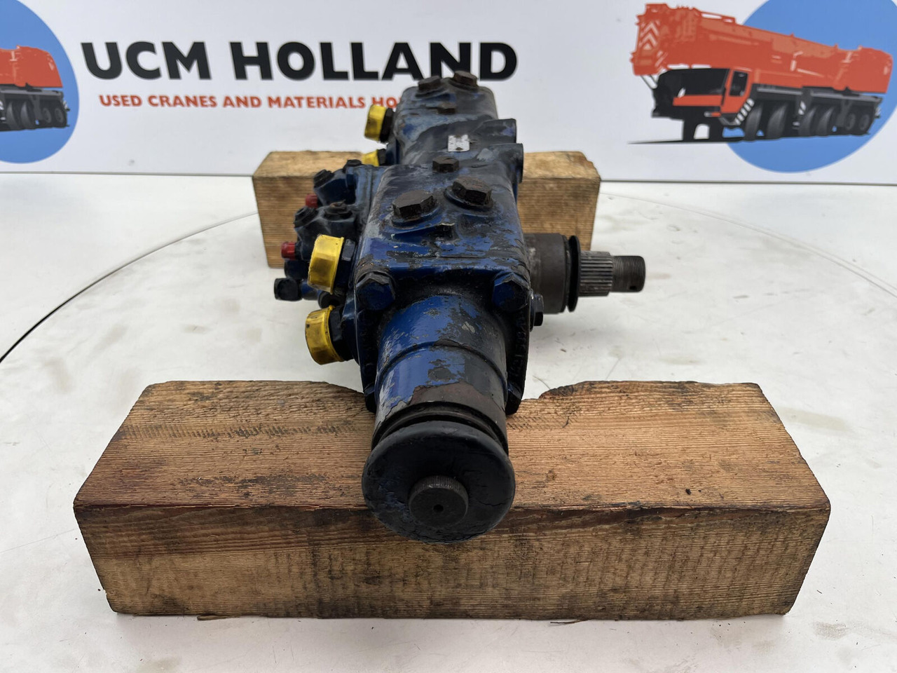 Liebherr LT 1090 steering box 180bar - Управувачки механизам за Кран: слика 2 Liebherr LT 1090 steering box 180bar - Управувачки механизам за Кран: слика 2