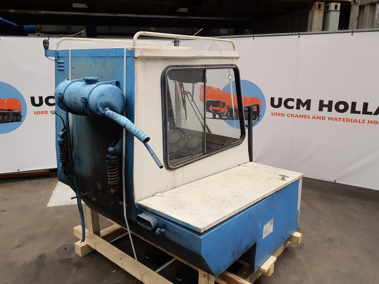 Liebherr LTM 1035/3 lower cabin - Кабина за Мобилен кран: слика 4 Liebherr LTM 1035/3 lower cabin - Кабина за Мобилен кран: слика 4