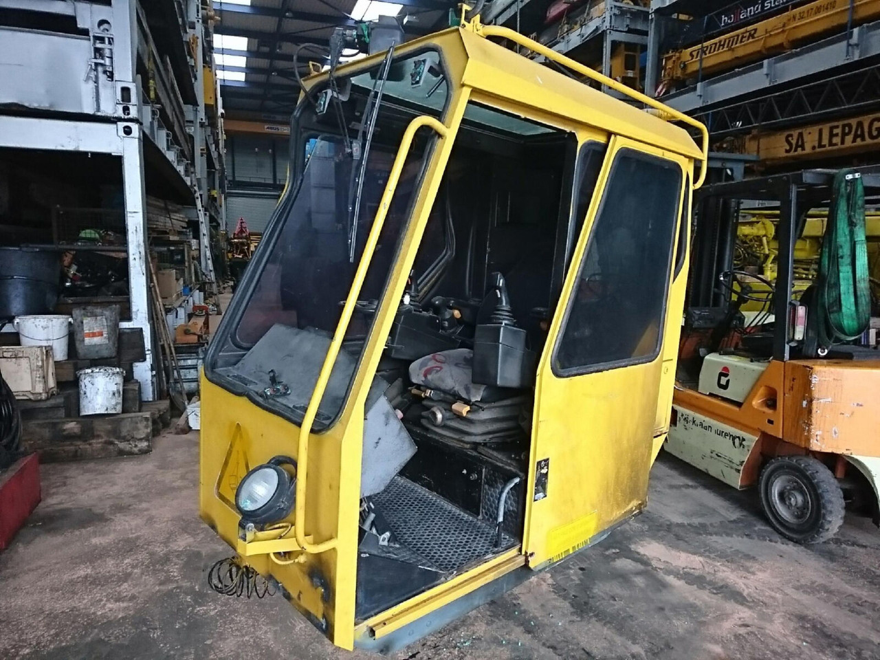 Liebherr LTM 1050-1 upper cabin - Кабина за Кран: слика 1 Liebherr LTM 1050-1 upper cabin - Кабина за Кран: слика 1