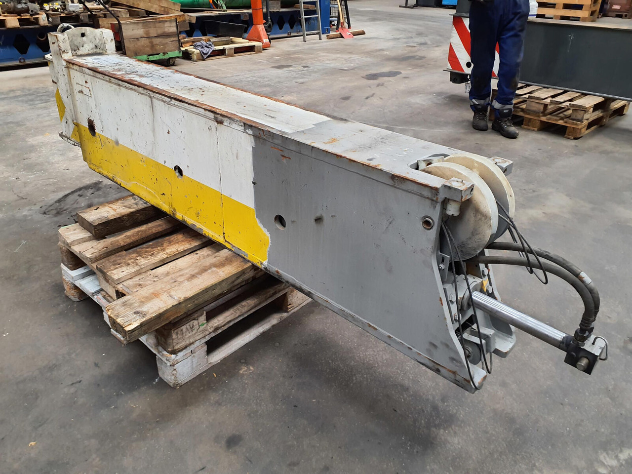 Liebherr LTM 1090-2 outrigger beam - Суспензија за Кран: слика 4 Liebherr LTM 1090-2 outrigger beam - Суспензија за Кран: слика 4