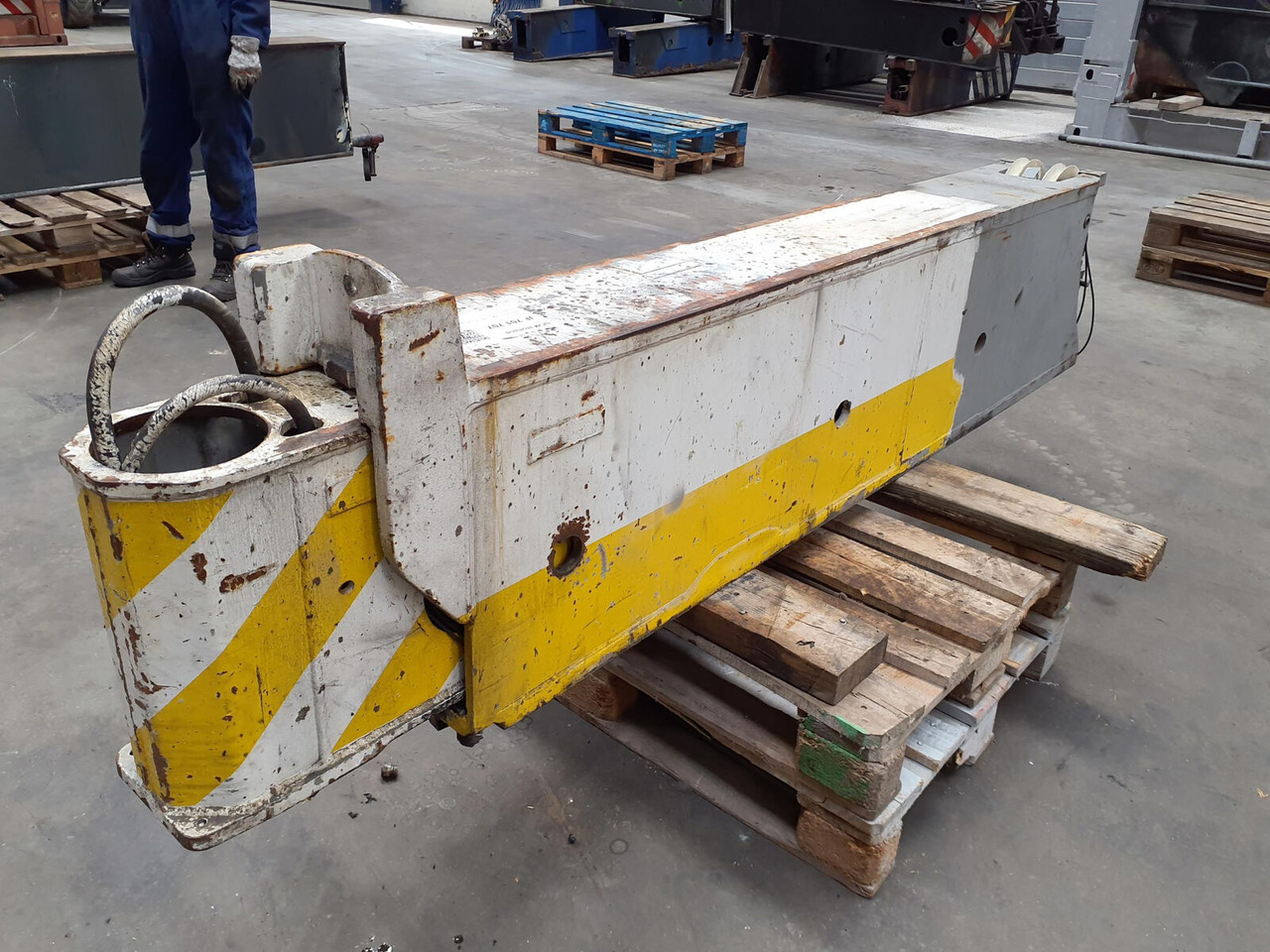 Liebherr LTM 1090-2 outrigger beam - Суспензија за Кран: слика 2 Liebherr LTM 1090-2 outrigger beam - Суспензија за Кран: слика 2