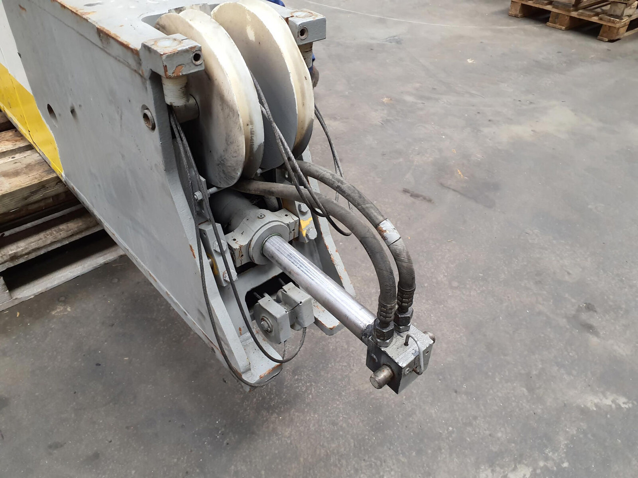 Liebherr LTM 1090-2 outrigger beam - Суспензија за Кран: слика 5 Liebherr LTM 1090-2 outrigger beam - Суспензија за Кран: слика 5