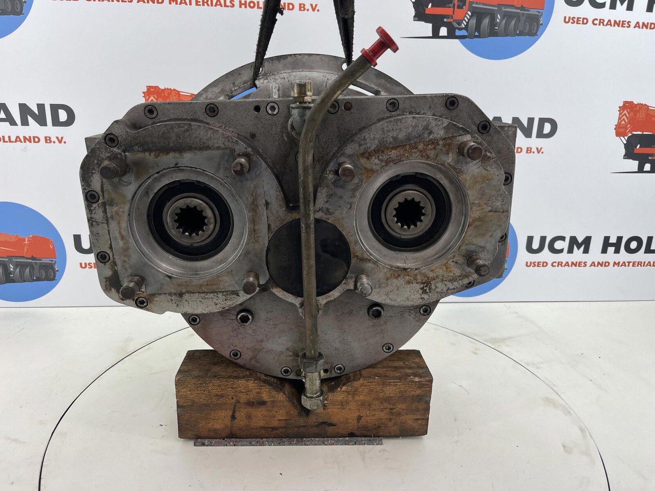 Liebherr LTM 1200/1 Distributor gearbox with coupling - Менувач за Мобилен кран: слика 3 Liebherr LTM 1200/1 Distributor gearbox with coupling - Менувач за Мобилен кран: слика 3