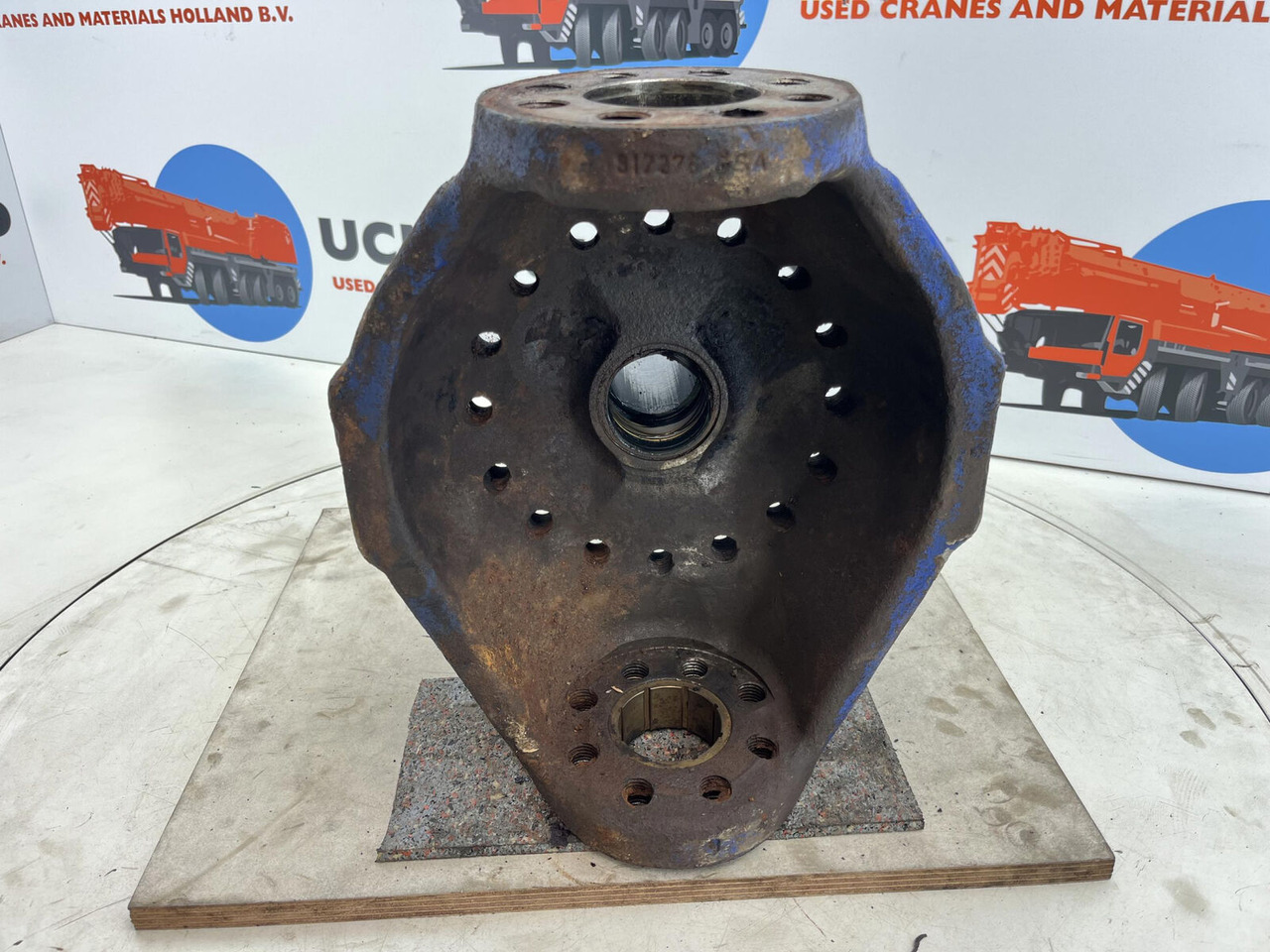 Terex AC 155, AC 205 Steering knuckle 16 holes - Рукавец за Мобилен кран: слика 5 Terex AC 155, AC 205 Steering knuckle 16 holes - Рукавец за Мобилен кран: слика 5