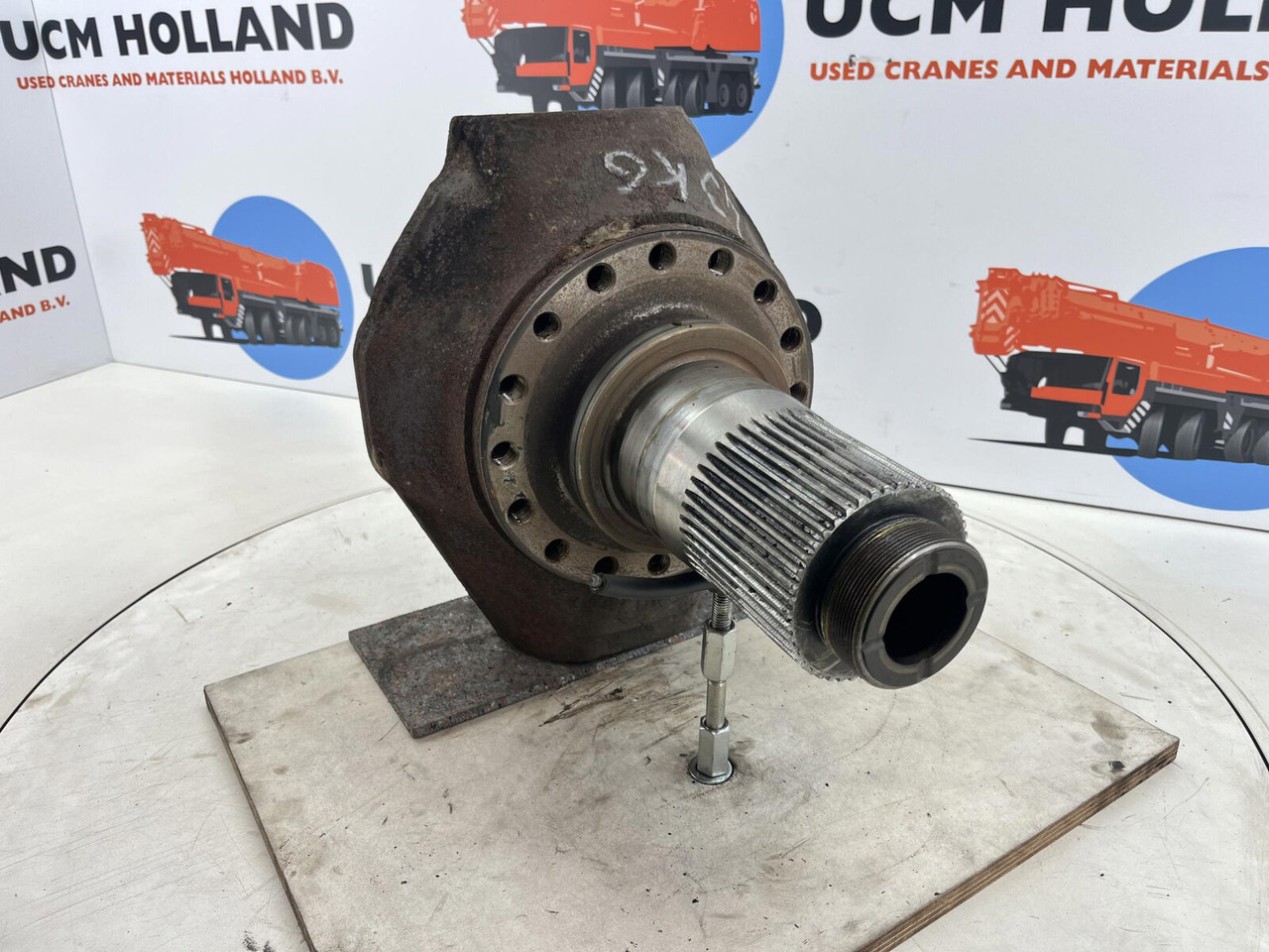 Terex AC 155 steering knuckle 16 holes axle 3 - Рукавец за Мобилен кран: слика 3 Terex AC 155 steering knuckle 16 holes axle 3 - Рукавец за Мобилен кран: слика 3