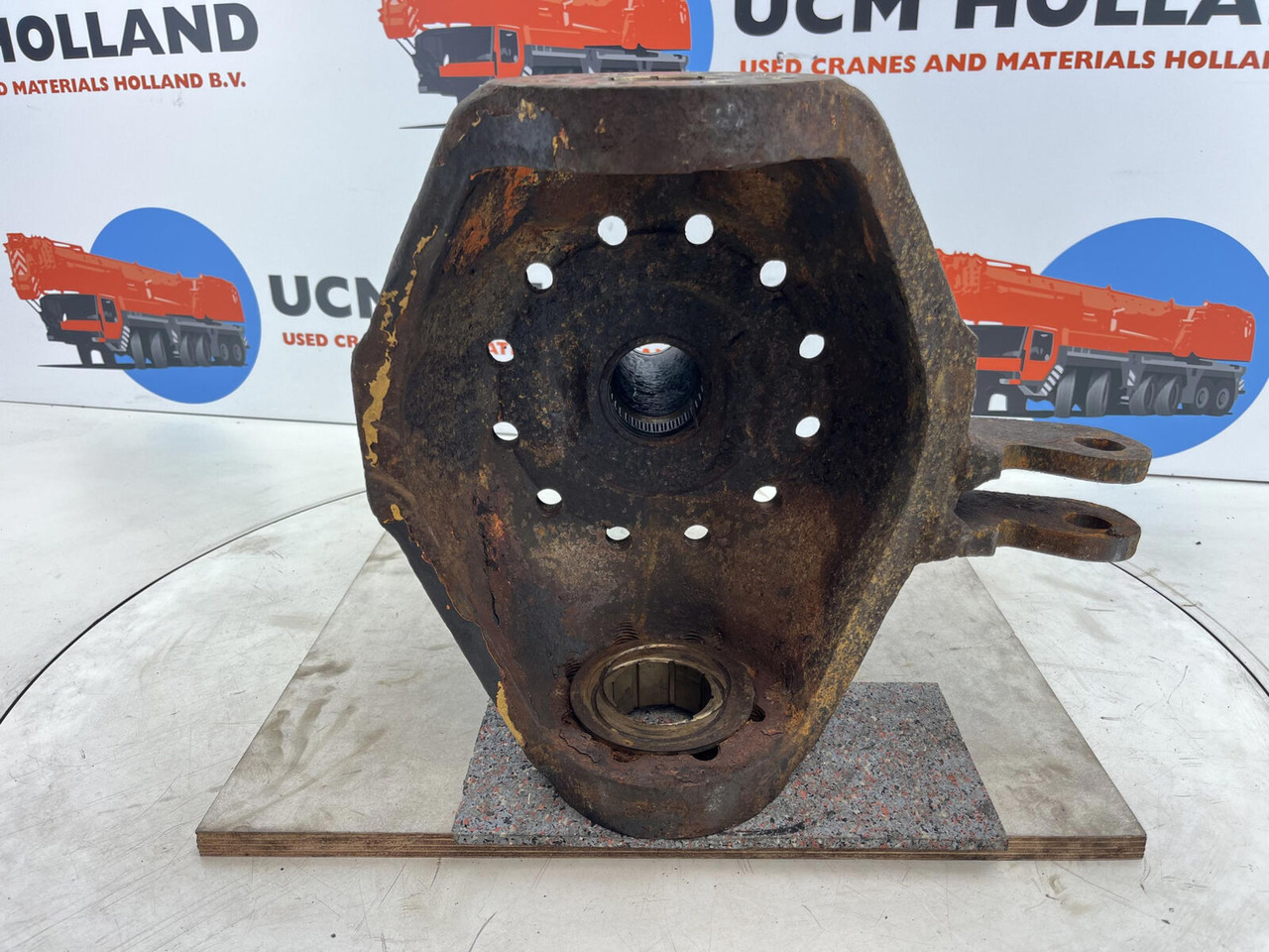 Terex HC 340 Steering knuckle 12 holes axle 6 - Рукавец за Мобилен кран: слика 5 Terex HC 340 Steering knuckle 12 holes axle 6 - Рукавец за Мобилен кран: слика 5