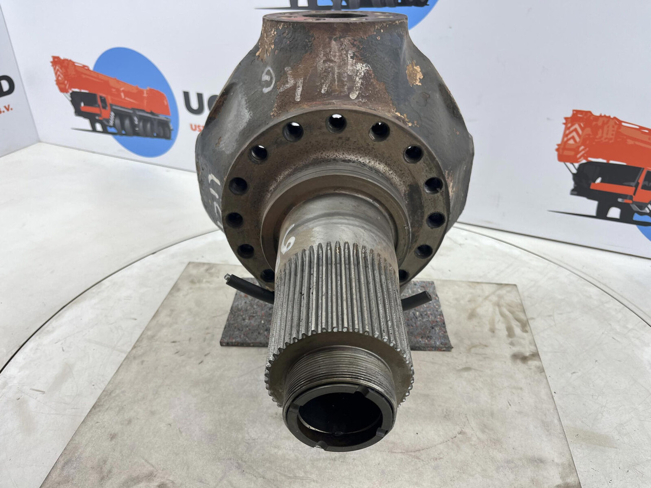 Terex PPM 480 ATT steering knuckle 16 holes axle 1 - Рукавец за Мобилен кран: слика 2 Terex PPM 480 ATT steering knuckle 16 holes axle 1 - Рукавец за Мобилен кран: слика 2