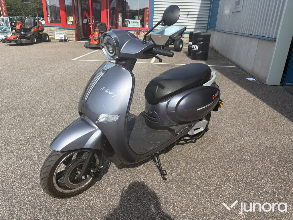 EU-moped - Yadea C-Lucky, NY! - Мотоцикл: слика 5 EU-moped - Yadea C-Lucky, NY! - Мотоцикл: слика 5