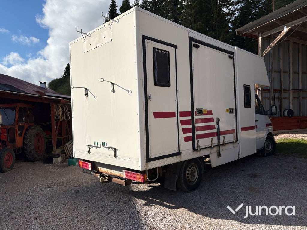 Hästtransport Mercedes-Benz 316 CDI - Алковен кампер: слика 5 Hästtransport Mercedes-Benz 316 CDI - Алковен кампер: слика 5
