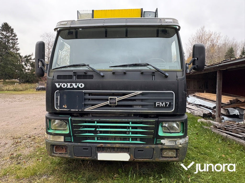 Kranbil - Volvo FM7 4*2 - Камион со платформа, Камион со кран: слика 2 Kranbil - Volvo FM7 4*2 - Камион со платформа, Камион со кран: слика 2