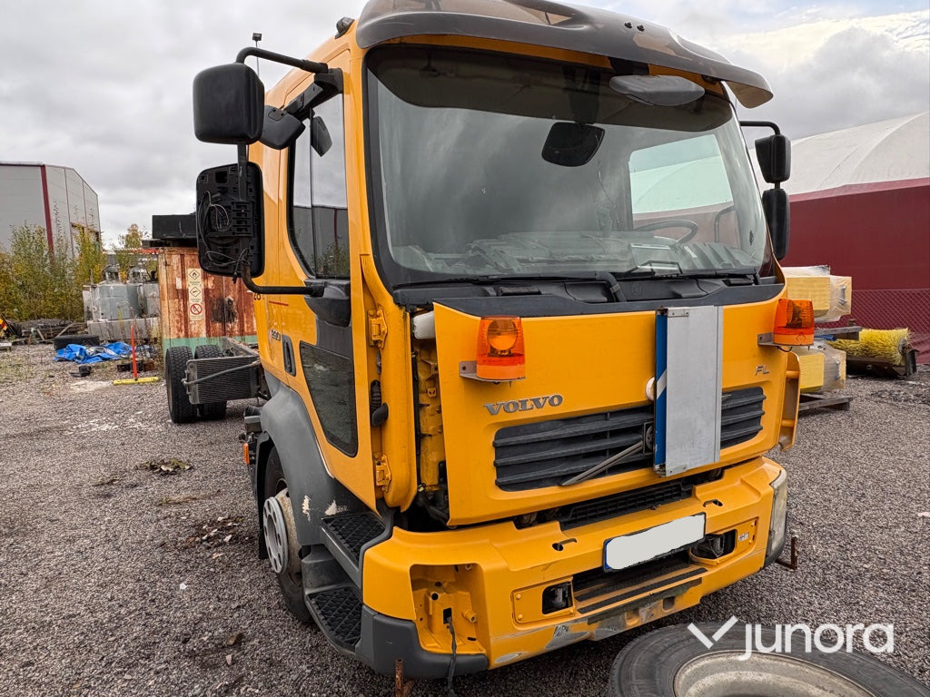 Lastbil - Volvo FL 4*2 - Камион со кабинска шасија: слика 3 Lastbil - Volvo FL 4*2 - Камион со кабинска шасија: слика 3