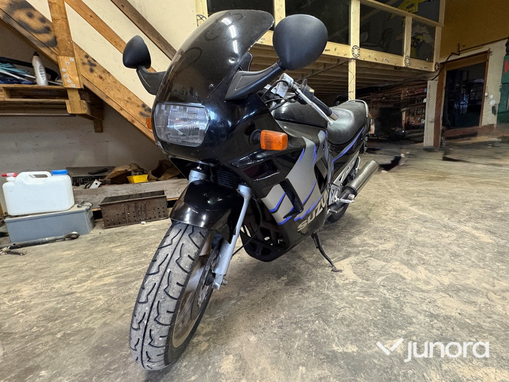 Motorcykel - Suzuki, GSX 750 F - Мотоцикл: слика 1 Motorcykel - Suzuki, GSX 750 F - Мотоцикл: слика 1