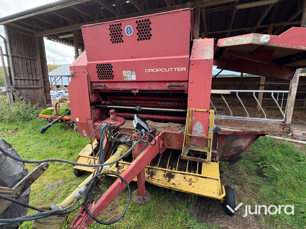 Rundbalspress New Holland 544 Cropcutter - Балирка за тркалезни бали: слика 2 Rundbalspress New Holland 544 Cropcutter - Балирка за тркалезни бали: слика 2