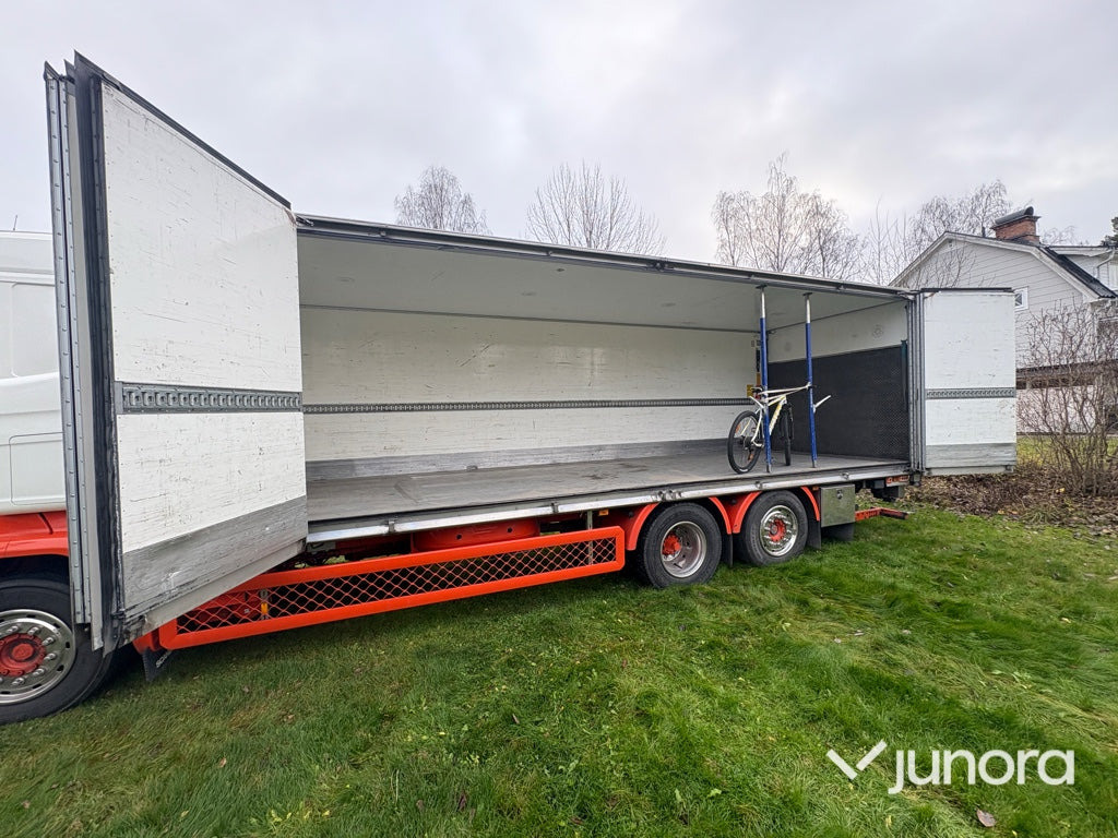 Камион сандучар Skåpbil - Scania R410LB: слика 22