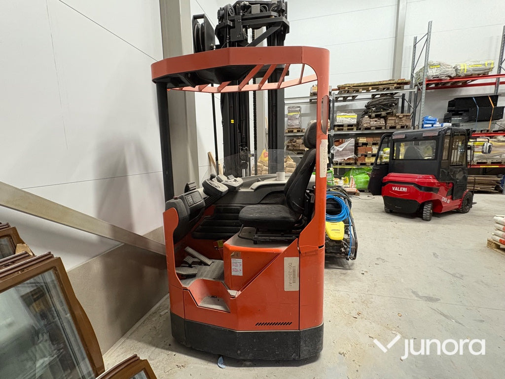 Skjutstativtruck – BT - Вилушкар со подигнување: слика 2 Skjutstativtruck – BT - Вилушкар со подигнување: слика 2