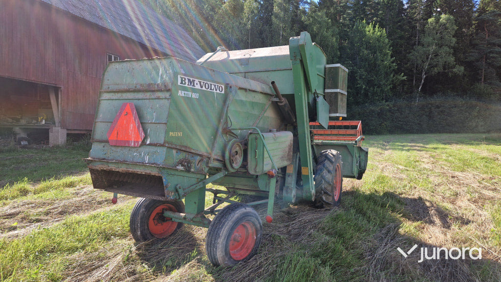 Skördetröska - Volvo BM, Aktiv 800 + Aktiv 800 som reservdel - Комбајн: слика 3 Skördetröska - Volvo BM, Aktiv 800 + Aktiv 800 som reservdel - Комбајн: слика 3