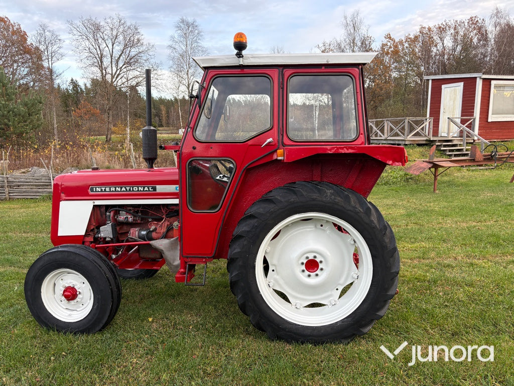 Traktor - International 444 - Трактор: слика 2 Traktor - International 444 - Трактор: слика 2