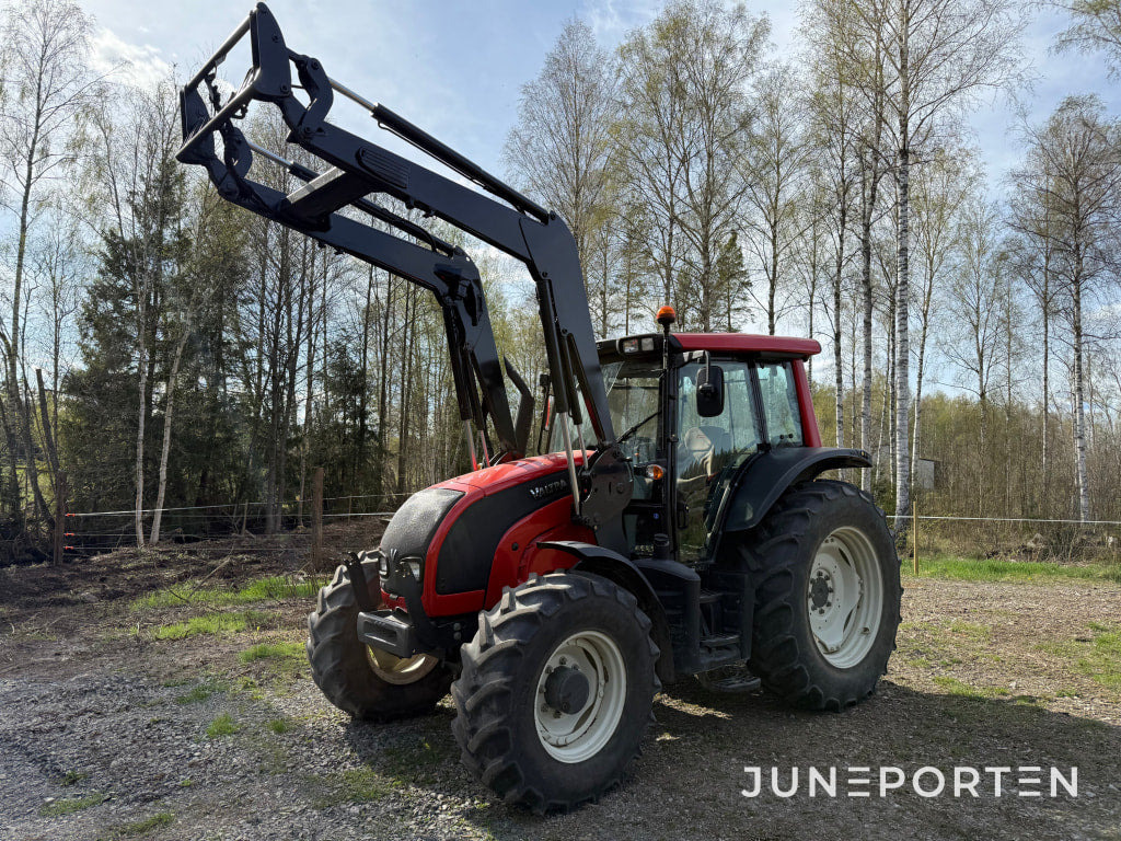 Valtra N101 - Трактор: слика 1 Valtra N101 - Трактор: слика 1