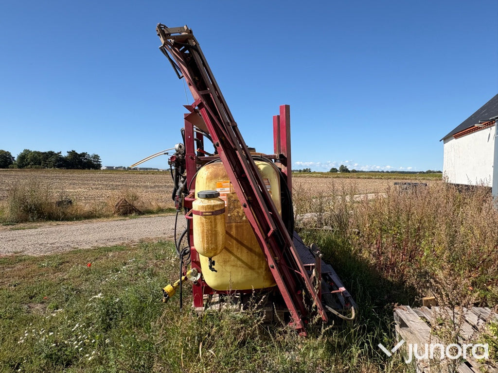 Växtspruta - Hardi, 1000L, 12M - Распрскувач монтиран на трактор: слика 3 Växtspruta - Hardi, 1000L, 12M - Распрскувач монтиран на трактор: слика 3
