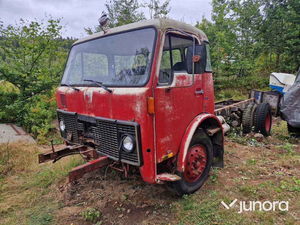 Veteranlastbil Volvo F85 - Камион со кабинска шасија: слика 1 Veteranlastbil Volvo F85 - Камион со кабинска шасија: слика 1