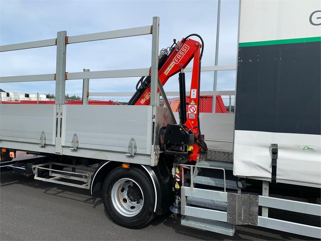 DAF LF210 4x2 FA - Камион со кран: слика 3 DAF LF210 4x2 FA - Камион со кран: слика 3