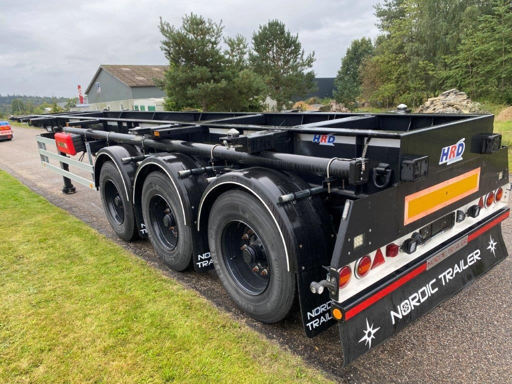 HRD 3-aks 20 + 30 ADR - Транспортер на контејнер/ Полуприколка со променливо тело: слика 4 HRD 3-aks 20 + 30 ADR - Транспортер на контејнер/ Полуприколка со променливо тело: слика 4