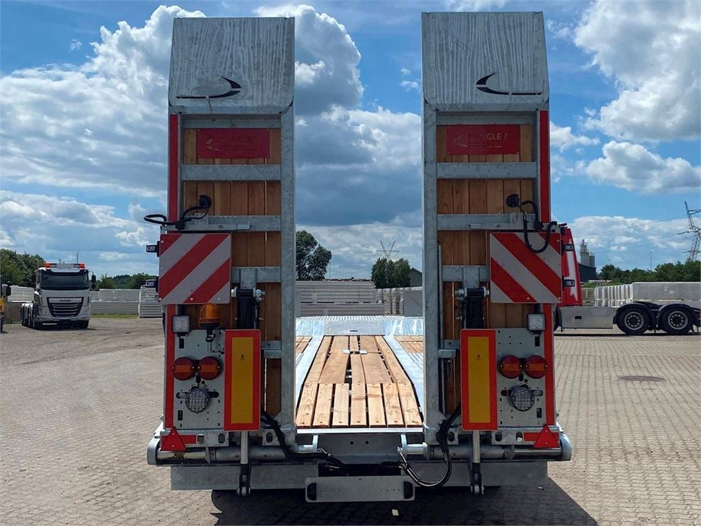 Hangler 3-aks, Hydraulisk ramper, Galvaniseret. - Приколка за низок утовар: слика 4 Hangler 3-aks, Hydraulisk ramper, Galvaniseret. - Приколка за низок утовар: слика 4