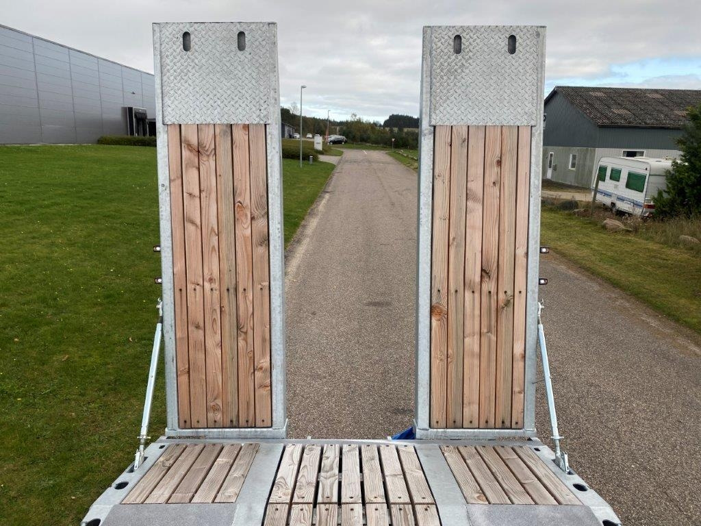 Hangler DTS-H 300 P 3 akslet med ramper - Приколка за низок утовар: слика 5 Hangler DTS-H 300 P 3 akslet med ramper - Приколка за низок утовар: слика 5