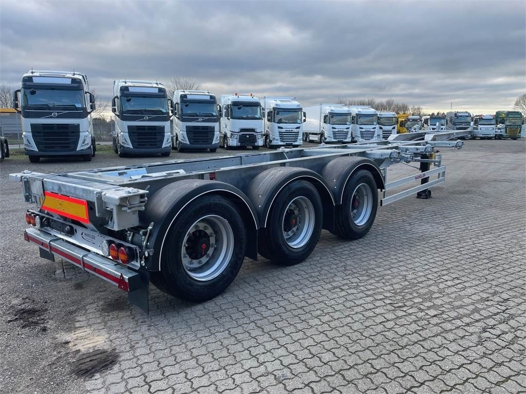 Hangler SDS 430 container chassis - multi låse - ADR  - Транспортер на контејнер/ Полуприколка со променливо тело: слика 1 Hangler SDS 430 container chassis - multi låse - ADR  - Транспортер на контејнер/ Полуприколка со променливо тело: слика 1