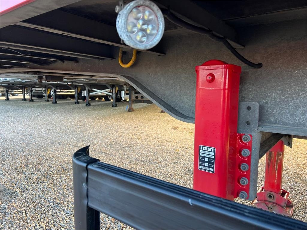 Kel-Berg 13,6 mtr. - 94m3 - 2500 kg lift - Полуприколка сандучар: слика 5 Kel-Berg 13,6 mtr. - 94m3 - 2500 kg lift - Полуприколка сандучар: слика 5