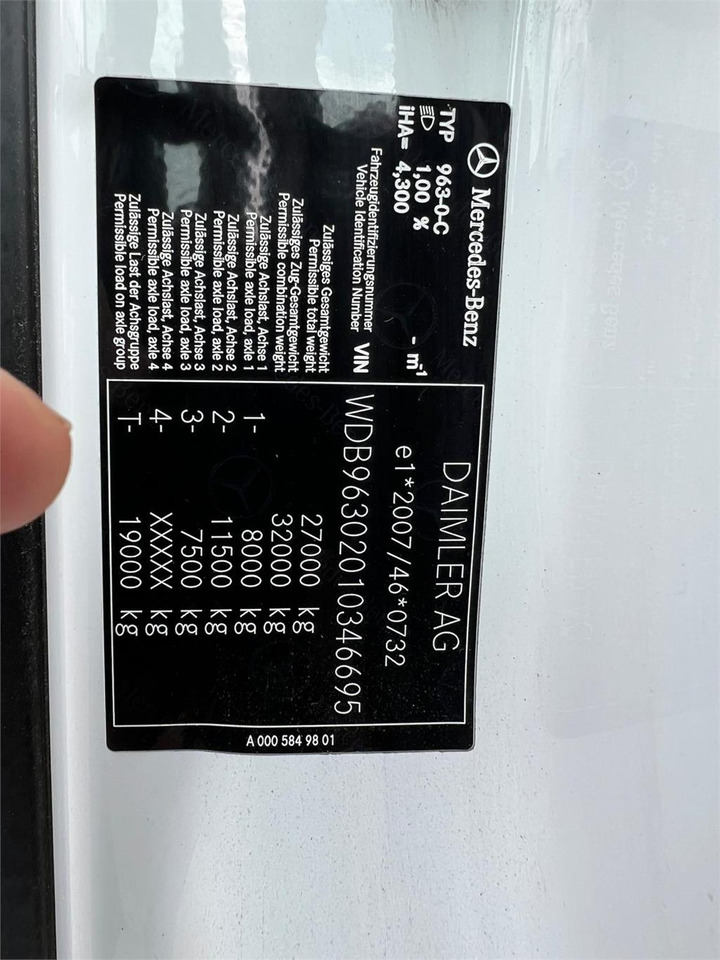Камион ладилник Mercedes-Benz Actros 2530 L 6x2*4: слика 17