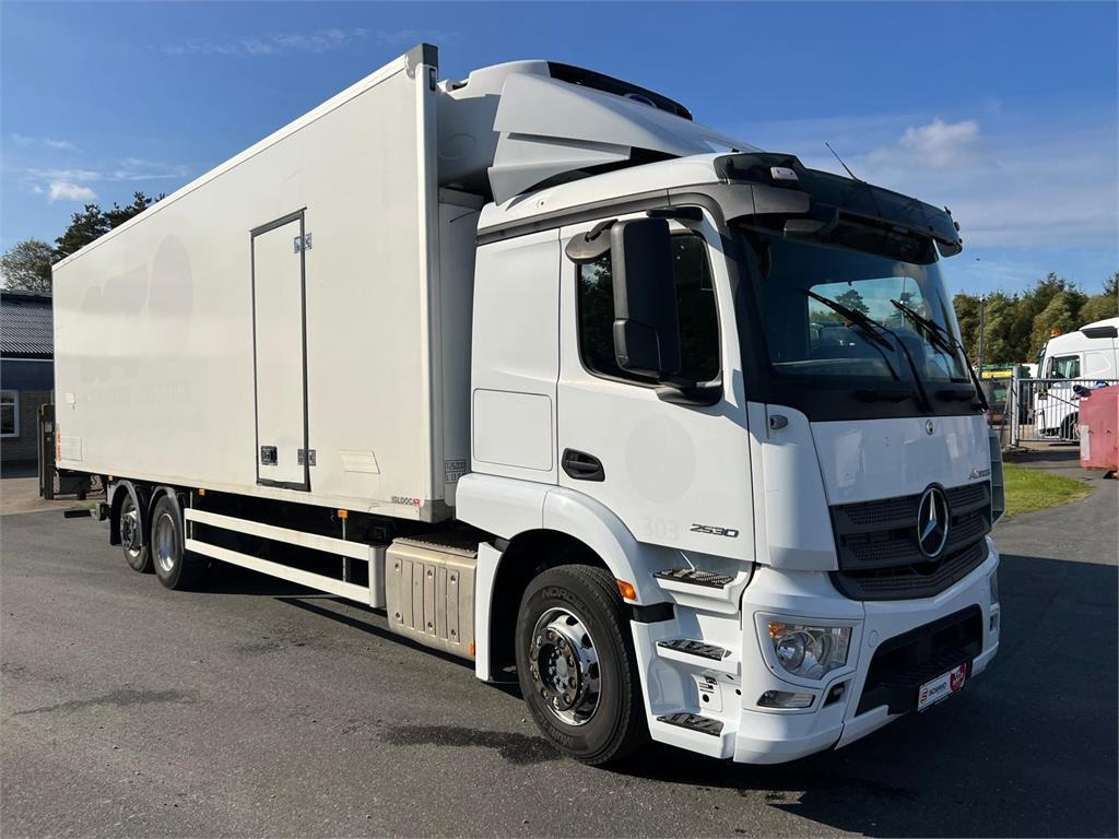 Mercedes-Benz Actros 2530 L 6x2*4 - Камион ладилник: слика 2 Mercedes-Benz Actros 2530 L 6x2*4 - Камион ладилник: слика 2