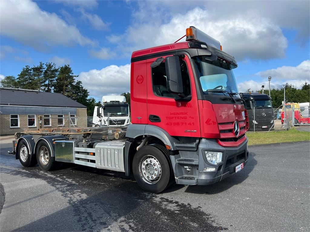 Mercedes-Benz Antos 2543 - Камион за подигање контејнери: слика 3 Mercedes-Benz Antos 2543 - Камион за подигање контејнери: слика 3