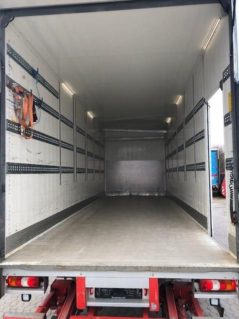 Mercedes-Benz Econic 1827 L - Камион сандучар: слика 3 Mercedes-Benz Econic 1827 L - Камион сандучар: слика 3