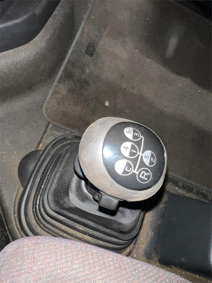 Volvo FH12-420 - Камион за подигање контејнери: слика 3 Volvo FH12-420 - Камион за подигање контејнери: слика 3