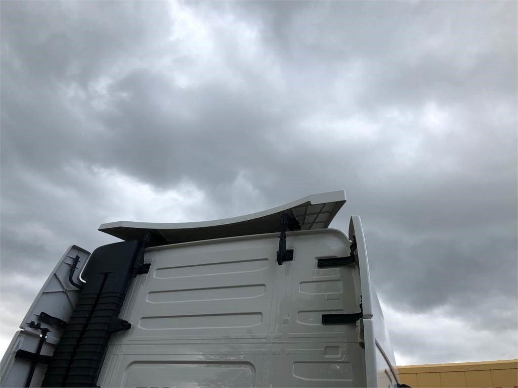 Volvo Tagspoiler Volvo FH Globetrotter 2018 - Аеродинамика/ Спојлер: слика 5 Volvo Tagspoiler Volvo FH Globetrotter 2018 - Аеродинамика/ Спојлер: слика 5