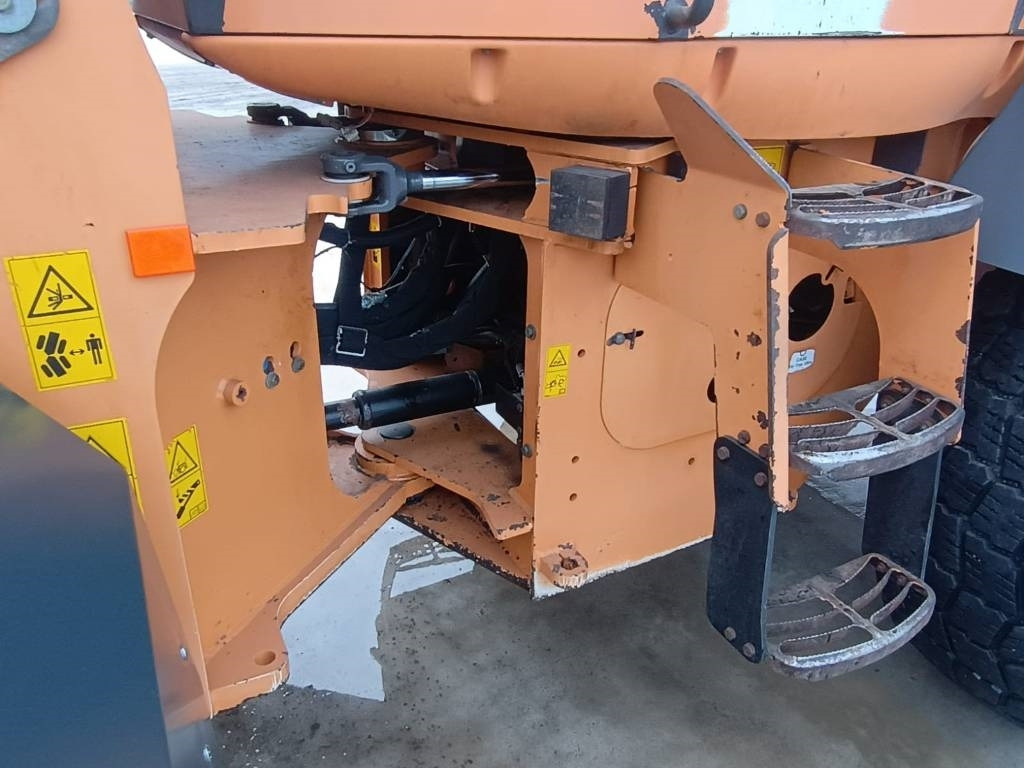 Натоварувач на тркала Case 521D XT: слика 8