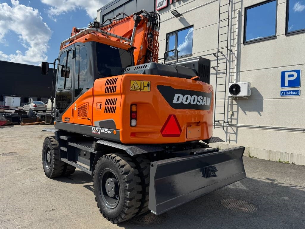Doosan DX165W-5 PYÖRITTÄJÄLLÄ - Багер на тркала: слика 3 Doosan DX165W-5 PYÖRITTÄJÄLLÄ - Багер на тркала: слика 3