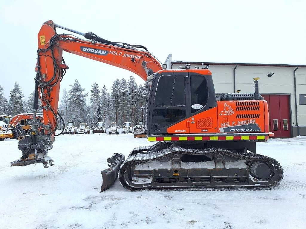 Doosan MYYTY! SOLD! DX160LCH-5 METSÄMALLI - Багер гасеничар: слика 1 Doosan MYYTY! SOLD! DX160LCH-5 METSÄMALLI - Багер гасеничар: слика 1