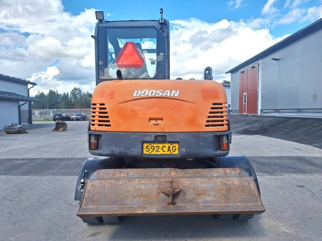 Doosan S55W PYÖRITTÄJÄLLÄ - Багер на тркала: слика 3 Doosan S55W PYÖRITTÄJÄLLÄ - Багер на тркала: слика 3