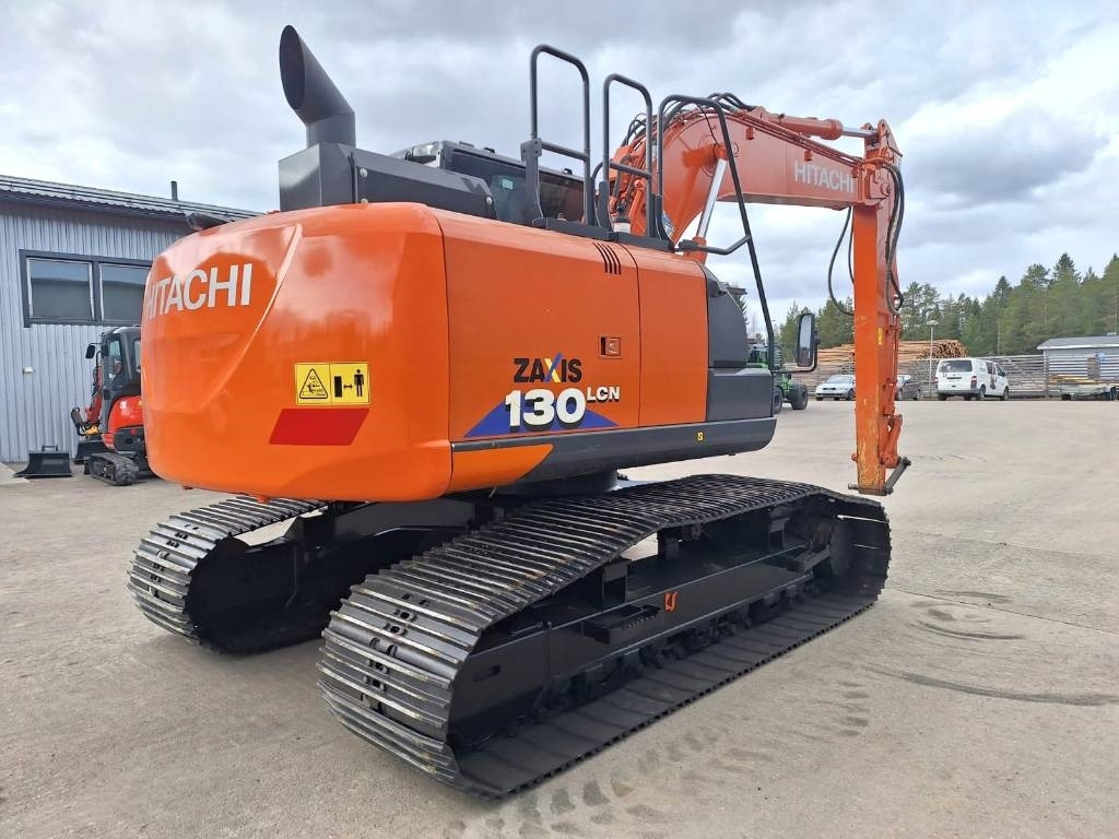 Hitachi MYYTY! SOLD! ZX130LCN-6M -METSÄMALLI- - Багер гасеничар: слика 5 Hitachi MYYTY! SOLD! ZX130LCN-6M -METSÄMALLI- - Багер гасеничар: слика 5