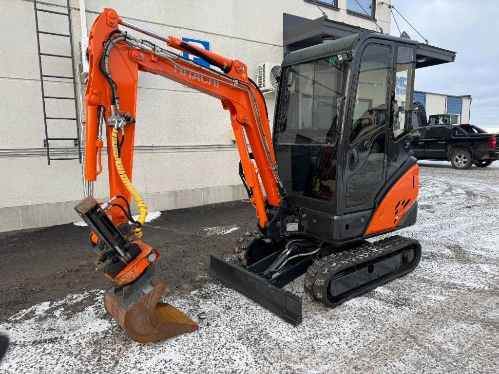 Hitachi ZX 18-3 CLR Kallistaja ja pyöritys - Мини багер: слика 2 Hitachi ZX 18-3 CLR Kallistaja ja pyöritys - Мини багер: слика 2