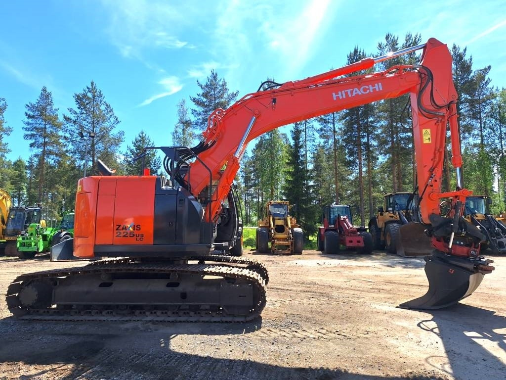 Hitachi ZX225USLC-5 PYÖRITTÄJÄ+PIHDIT YM. - Багер гасеничар: слика 5 Hitachi ZX225USLC-5 PYÖRITTÄJÄ+PIHDIT YM. - Багер гасеничар: слика 5