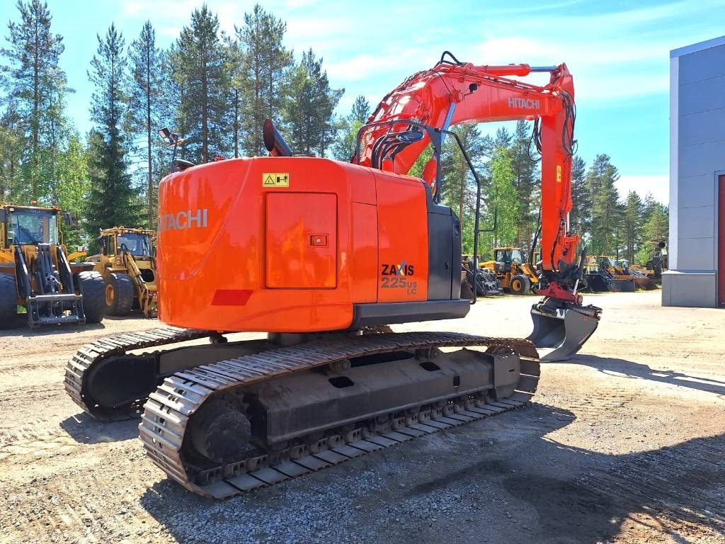 Hitachi ZX225USLC-5 PYÖRITTÄJÄ+PIHDIT YM. - Багер гасеничар: слика 4 Hitachi ZX225USLC-5 PYÖRITTÄJÄ+PIHDIT YM. - Багер гасеничар: слика 4