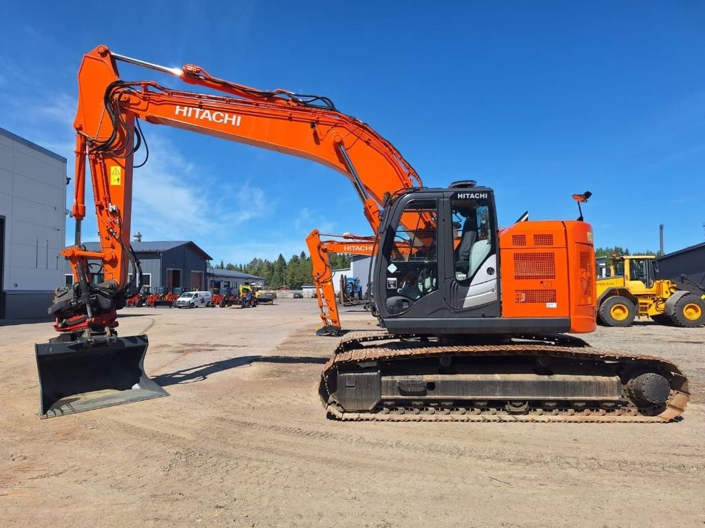 Hitachi ZX225USLC-5 PYÖRITTÄJÄ+PIHDIT YM. - Багер гасеничар: слика 1 Hitachi ZX225USLC-5 PYÖRITTÄJÄ+PIHDIT YM. - Багер гасеничар: слика 1