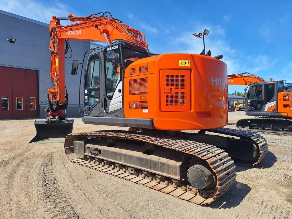 Hitachi ZX225USLC-5 PYÖRITTÄJÄ+PIHDIT YM. - Багер гасеничар: слика 2 Hitachi ZX225USLC-5 PYÖRITTÄJÄ+PIHDIT YM. - Багер гасеничар: слика 2