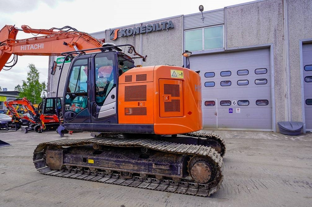 Hitachi ZX225USLC-5B MARTTIINILLA - Багер гасеничар: слика 2 Hitachi ZX225USLC-5B MARTTIINILLA - Багер гасеничар: слика 2