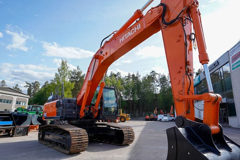 Hitachi ZX350LC-6 UUSI ALAKERTA - Багер гасеничар: слика 4 Hitachi ZX350LC-6 UUSI ALAKERTA - Багер гасеничар: слика 4