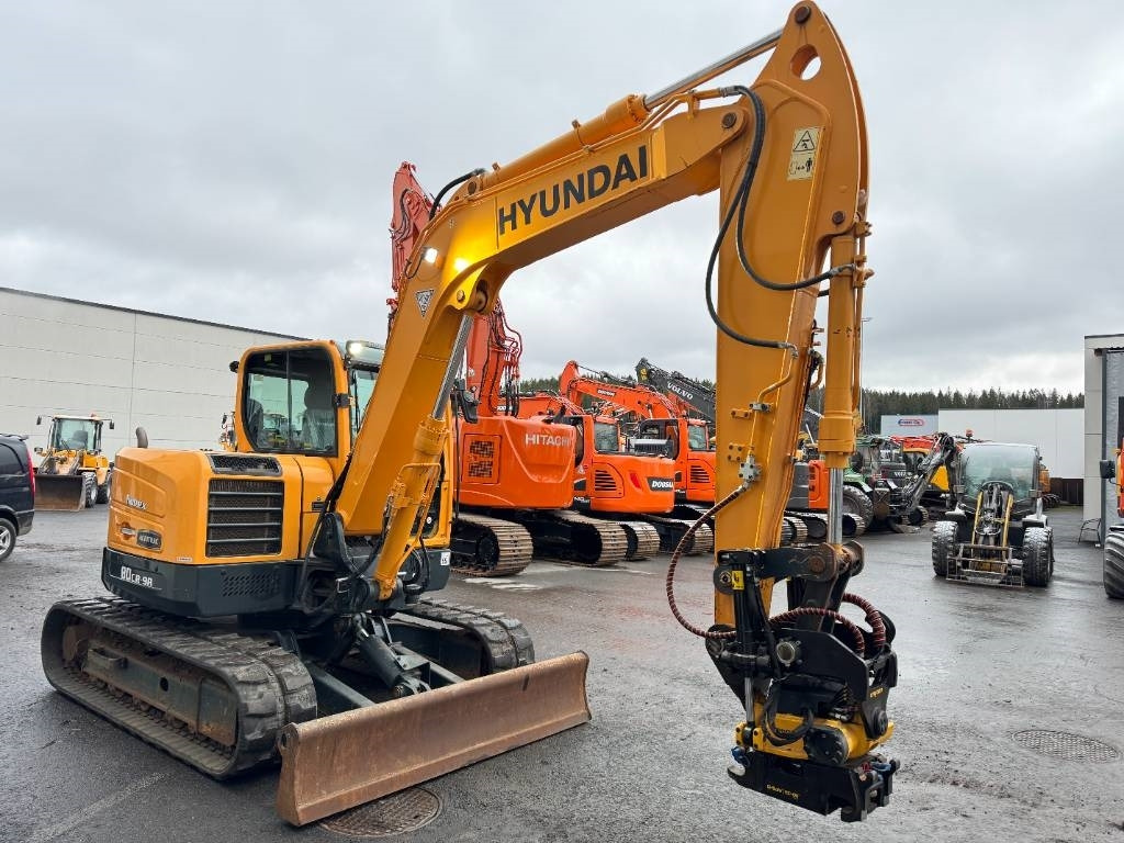 Мини багер Hyundai R80CR-9A PYÖRITTÄJÄLLÄ: слика 6